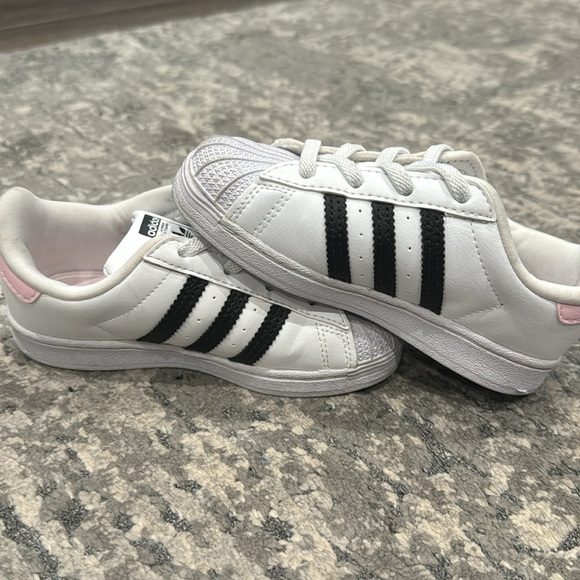 Toddler Adidas Superstar - Picture 7 of 8